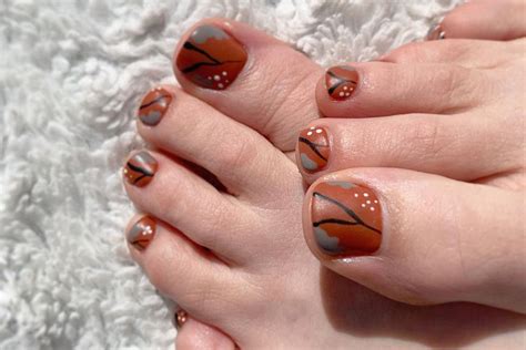 8 Fall 2024 Pedicure Trends To Paint On Your Toes